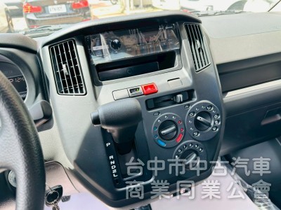 全新領牌車，自排