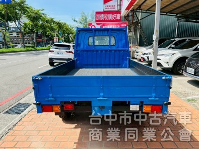 全新領牌車，自排