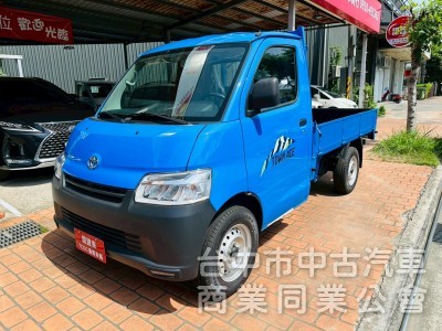 全新領牌車，自排