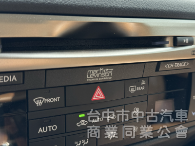 末代絕版GS300－稀有頂級版！選配淡駝金內裝！原廠保養！ACC跟車 盲點 抬頭 三眼LED頭燈 MK音響 冷熱通風椅！
