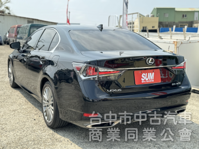 末代絕版GS300－稀有頂級版！選配淡駝金內裝！原廠保養！ACC跟車 盲點 抬頭 三眼LED頭燈 MK音響 冷熱通風椅！