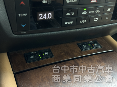 末代絕版GS300－稀有頂級版！選配淡駝金內裝！原廠保養！ACC跟車 盲點 抬頭 三眼LED頭燈 MK音響 冷熱通風椅！