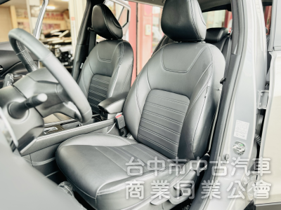 旗艦版！僅跑3萬！新車保固！環景 ACC跟車 盲點 恆溫 CarPaly 車道偏移！原鈑件！可全貸！台中在地30年老店！