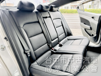 搶先看！一手車！豪華版！六安！定速！無線CarPlay！前後記錄器！後座出風口！原鈑件！可全貸！台中在地深耕30年老店！