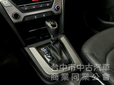 搶先看！一手車！豪華版！六安！定速！無線CarPlay！前後記錄器！後座出風口！原鈑件！可全貸！台中在地深耕30年老店！