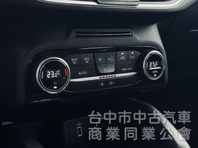 一手車！免鑰匙 雙區恆溫 撥片 6安 CarPlay 後座出風口 前後紀錄！原鈑件！可全貸！台中在地30年老店！