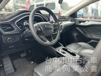 一手車！免鑰匙 雙區恆溫 撥片 6安 CarPlay 後座出風口 前後紀錄！原鈑件！可全貸！台中在地30年老店！