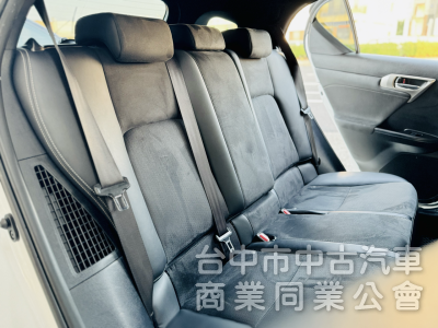 19年式！末代改款！原廠保養！F-Sport版！ACC跟車！LED頭燈！9安！雙前加熱椅！原鈑件！台中在地30年！