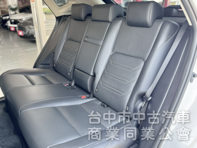 一手車！原廠保養！渦輪引擎！雙電動通風椅！I-KEY！數位電視！電尾門！藍芽！原鈑件！可全貸！台中在地深耕30年老店！