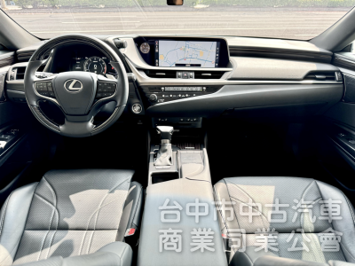 旗艦版！僅跑7萬！ACC跟車 全景天窗 ML音響 雙前通風椅 盲點 抬頭顯示 電動尾門  無線充電 後座遮陽簾！原鈑件！