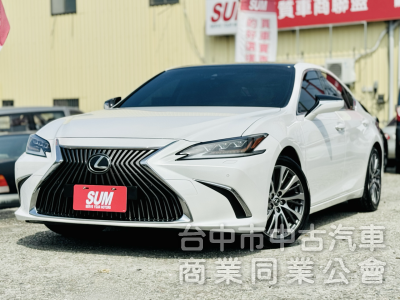 旗艦版！僅跑7萬！ACC跟車 全景天窗 ML音響 雙前通風椅 盲點 抬頭顯示 電動尾門  無線充電 後座遮陽簾！原鈑件！