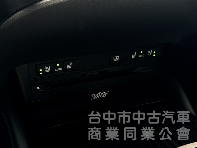 旗艦版！僅跑7萬！ACC跟車 全景天窗 ML音響 雙前通風椅 盲點 抬頭顯示 電動尾門  無線充電 後座遮陽簾！原鈑件！