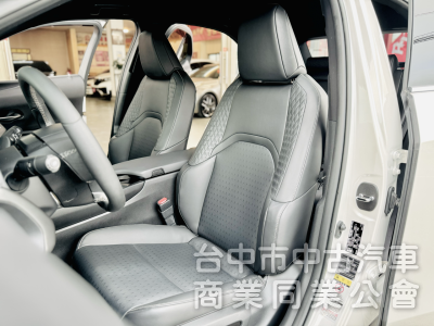 20年領牌！小改款！全速域ACC！一手車！原廠保養！盲點 CarPlay 雙前座電熱椅！原鈑件！可全貸！台中在地30年！