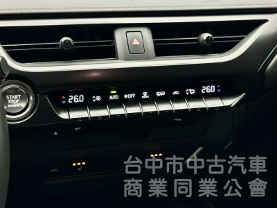 20年領牌！小改款！全速域ACC！一手車！原廠保養！盲點 CarPlay 雙前座電熱椅！原鈑件！可全貸！台中在地30年！