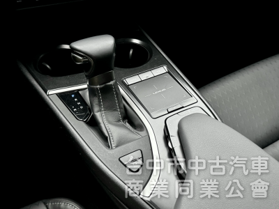 20年領牌！小改款！全速域ACC！一手車！原廠保養！盲點 CarPlay 雙前座電熱椅！原鈑件！可全貸！台中在地30年！