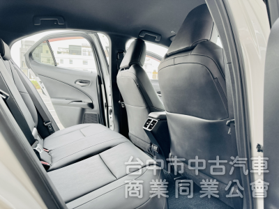 20年領牌！小改款！全速域ACC！一手車！原廠保養！盲點 CarPlay 雙前座電熱椅！原鈑件！可全貸！台中在地30年！