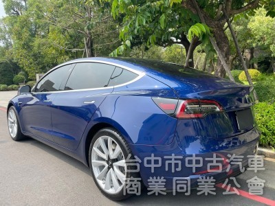 汎亞汽車 2020 Tesla Model 3 超低里程2.5萬公里 全車原鈑件，內外都漂亮 認證AA等級