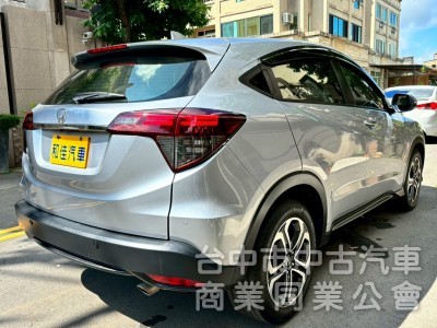 車況漂亮，旅遊小休旅車款