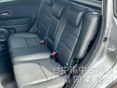 車況漂亮，旅遊小休旅車款