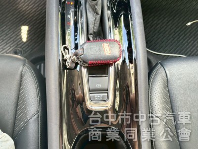 車況漂亮，旅遊小休旅車款