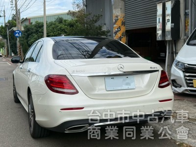 2017 E300 4MATIC 原版件 跑少、車況超優 全景 柏林 雙液晶 360環景 光束頭燈 抬顯