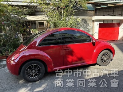 2006年出廠 福斯beetle 金龜車1.6  內外氣氛非常漂亮 開在路上更加吸睛  ✅可認證 ✅里程保證 ✅