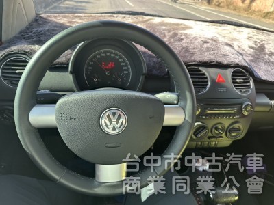 2006年出廠 福斯beetle 金龜車1.6  內外氣氛非常漂亮 開在路上更加吸睛  ✅可認證 ✅里程保證 ✅