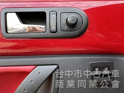 2006年出廠 福斯beetle 金龜車1.6  內外氣氛非常漂亮 開在路上更加吸睛  ✅可認證 ✅里程保證 ✅
