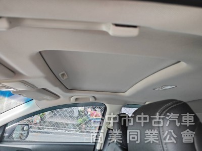 認證車~CRV-2.4L,天窗,快撥,HID頭燈,定速,導航,日行燈