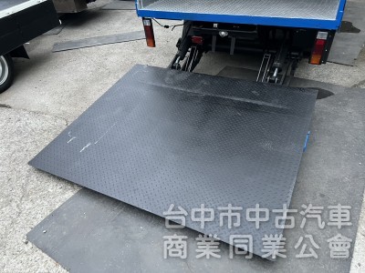 2019年12月出廠 加長14尺多堅達 電動升降帆布跟外雙缸大尾門 里程大約15萬多