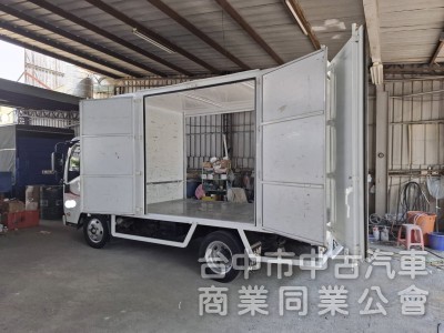 自排 2018年領牌17年11月出廠 一路發 加長11尺半 內高192公分 左右雙開門 已升5噸