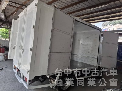 自排 2018年領牌17年11月出廠 一路發 加長11尺半 內高192公分 左右雙開門 已升5噸