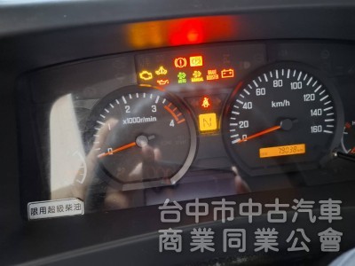 自排 2018年領牌17年11月出廠 一路發 加長11尺半 內高192公分 左右雙開門 已升5噸