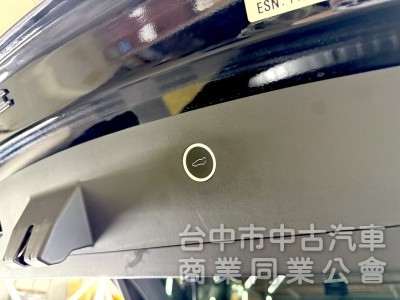 2019年 TESLA Model X 75D EAP 7座 可全貸
