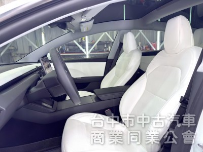 2025年 TESLA Model 3 SR 可全貸