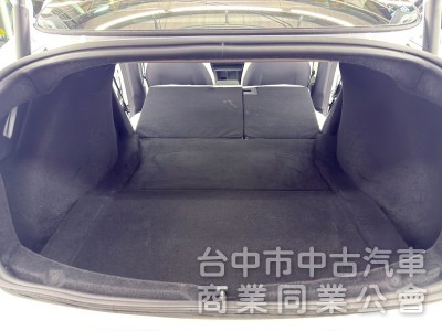 2025年 TESLA Model 3 SR 可全貸