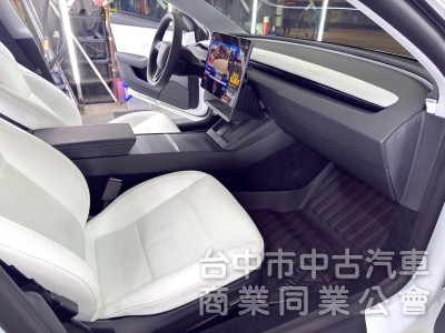 2025年 TESLA Model 3 SR 可全貸