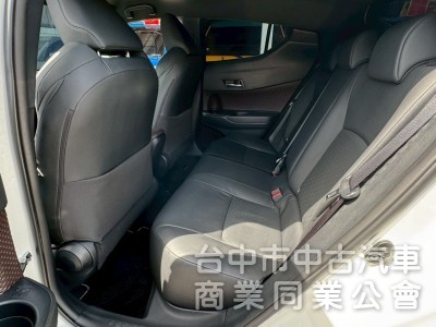 2019 CHR 1.2豪華 跑七萬多公里