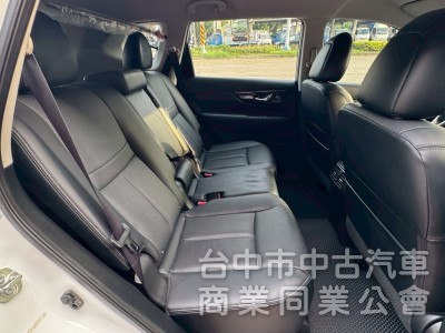 2018 X-Trail 2.0 玩美影音 跑六萬 原鈑