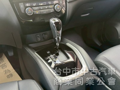 2018 X-Trail 2.0 玩美影音 跑六萬 原鈑