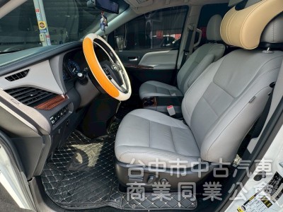 2017 Sienna 3.5 頂級 跑12萬多公里