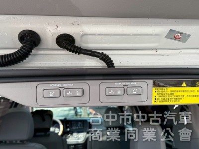 2017 Sienna 3.5 頂級 跑12萬多公里