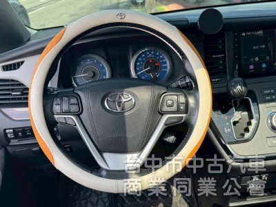 2017 Sienna 3.5 頂級 跑12萬多公里