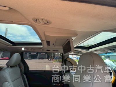 2017 Sienna 3.5 頂級 跑12萬多公里