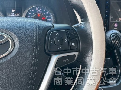 2017 Sienna 3.5 頂級 跑12萬多公里