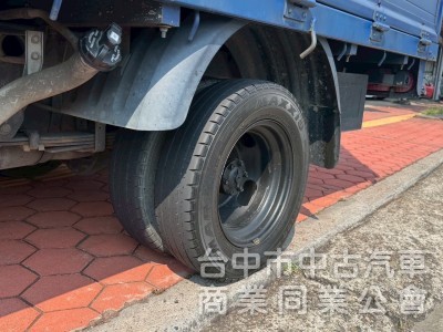 2019 小霸王 自排 大單廂 跑八萬多公里