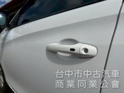 2018 Yaris 豪華 跑九萬多公里