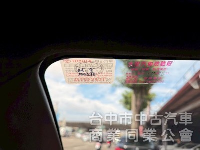 2018 Yaris 豪華 跑九萬多公里