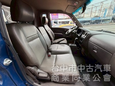 2019 小霸王 自排 跑八萬多 大單廂