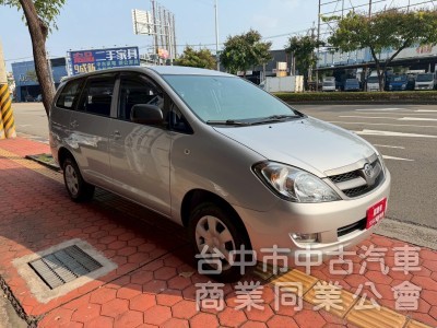 2011 Innova 2.0跑八萬 後座出風口
